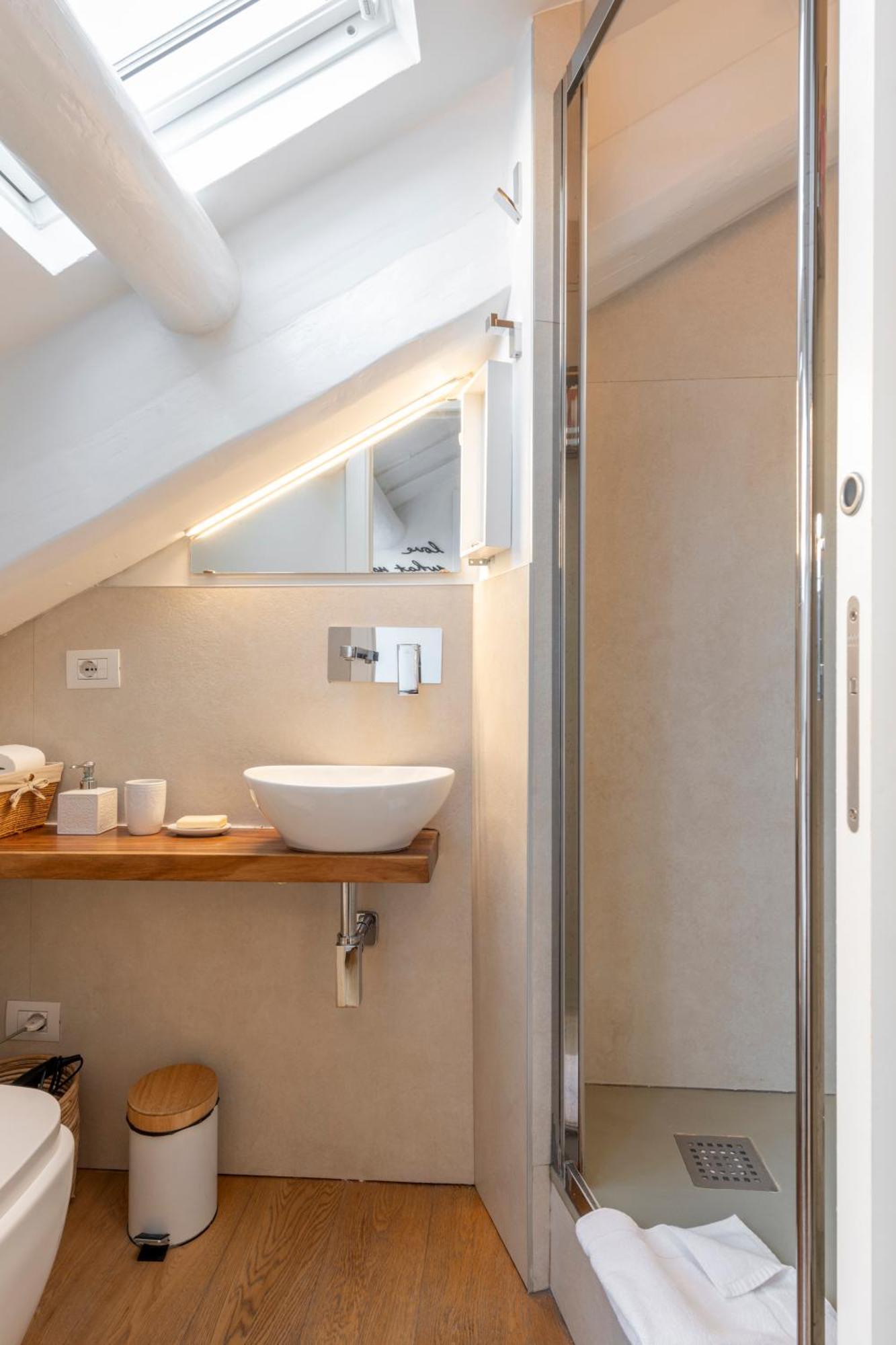Bright Mini Studio In The Heart Of Milan Bagian luar foto